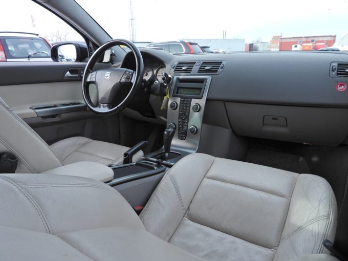 VOLVO S40