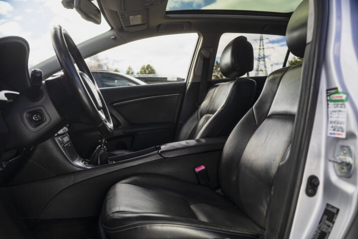 TOYOTA AVENSIS