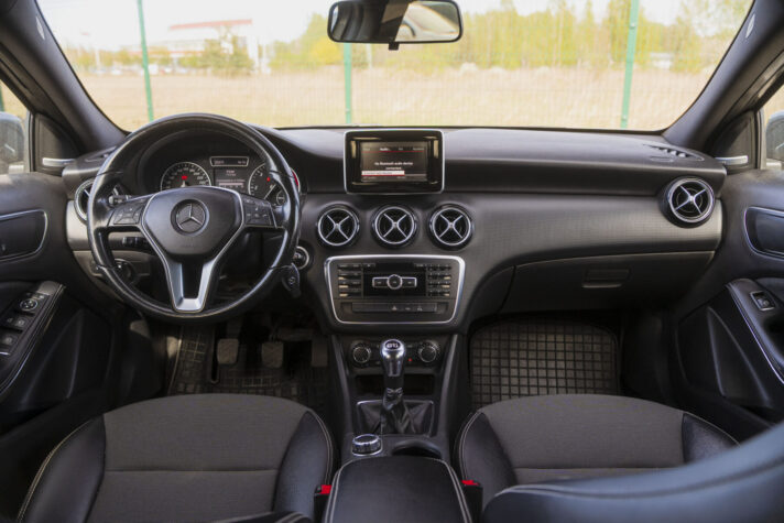 MERCEDES BENZ A180
