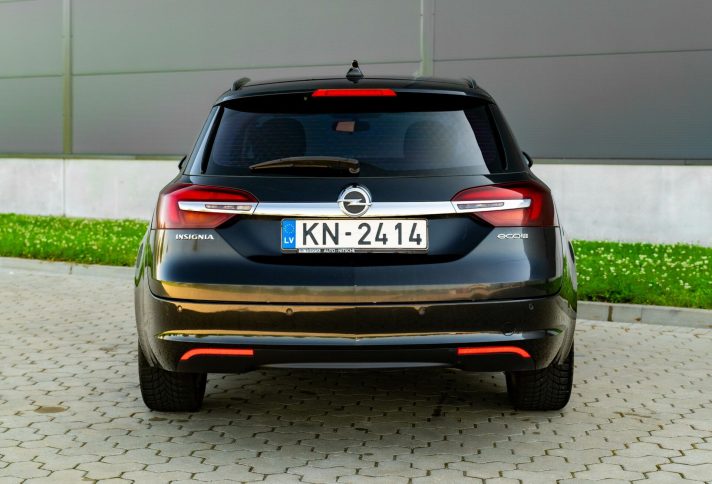 OPEL INSIGNIA SPORTS TOURER