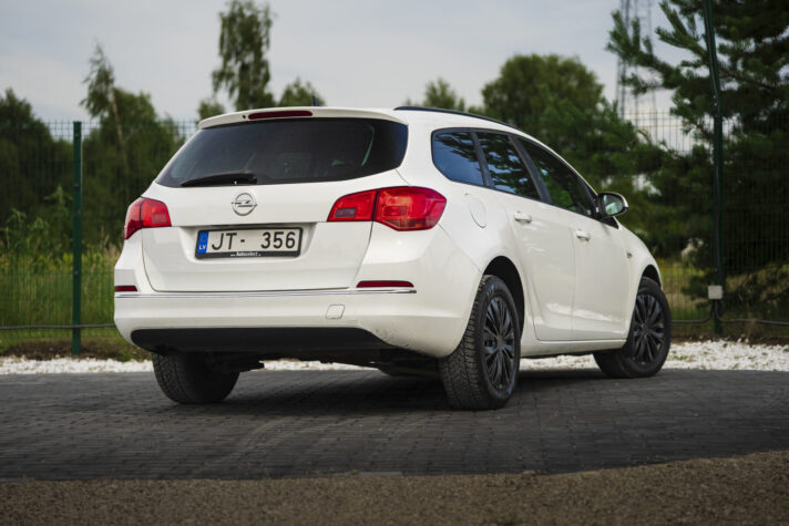 OPEL ASTRA SPORTS TOURER