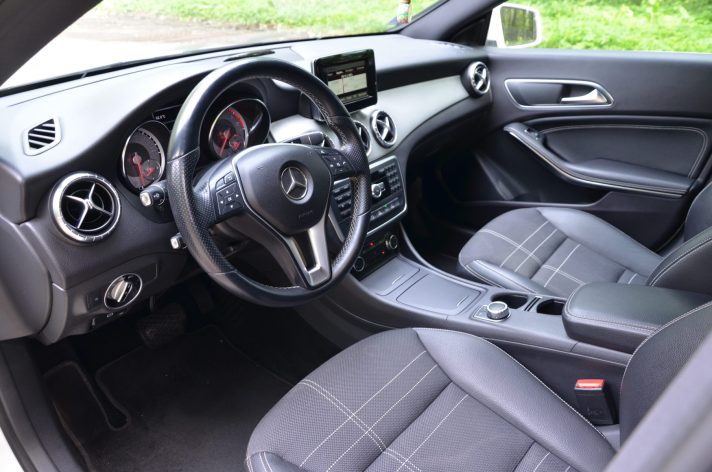 Mercedes-Benz Cla220 Sedans 2.2Cdi (125kw- 170z/s) Dīzelis ar automatisko ātrumkārbu.
