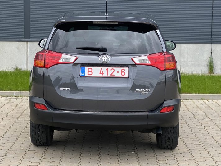 TOYOTA RAV-4 2.2D4D Automāts