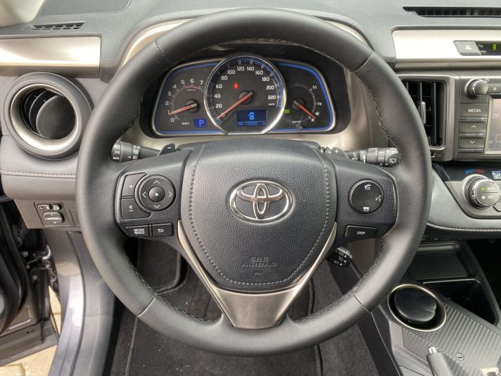 TOYOTA RAV-4 2.2D4D Automāts