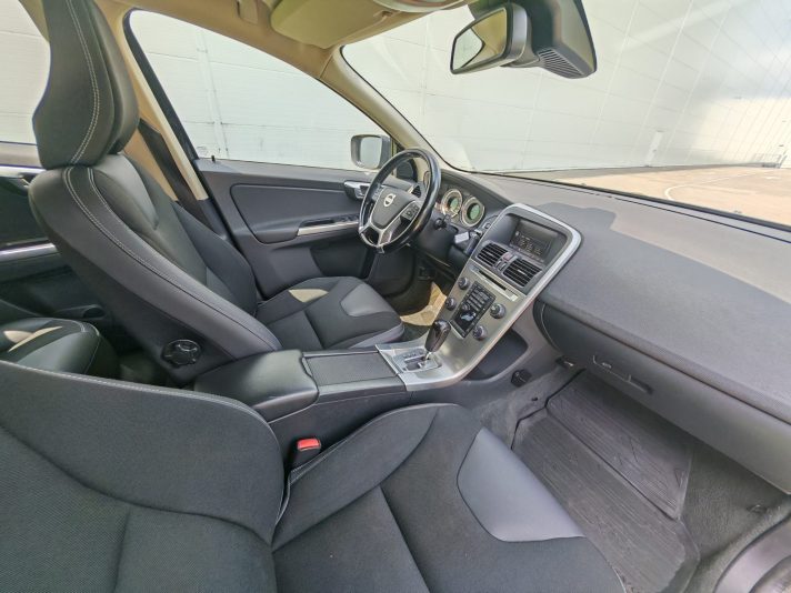 VOLVO XC60 2.4 D5, 151KW.