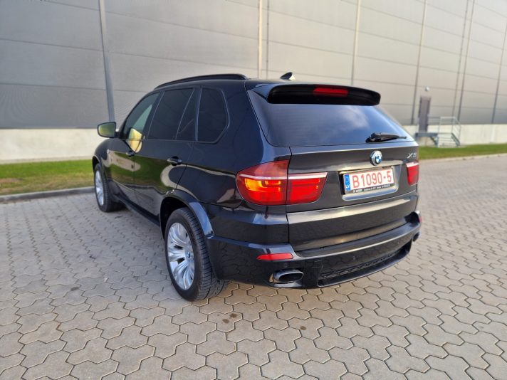 BMW X5 M-pack 2010 G. Melna krāsa 210 Kw