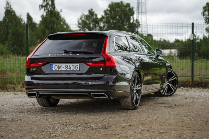 VOLVO V90 R-DESIGN