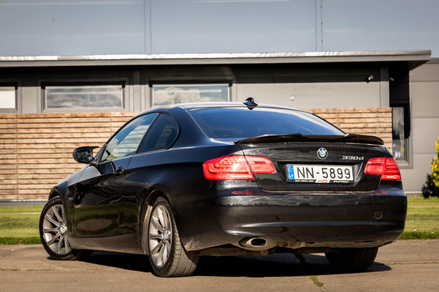 BMW 330