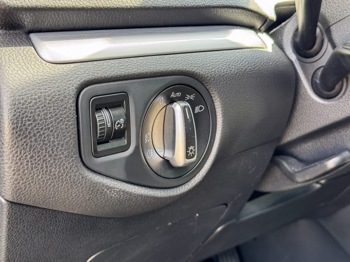 VW SHARAN