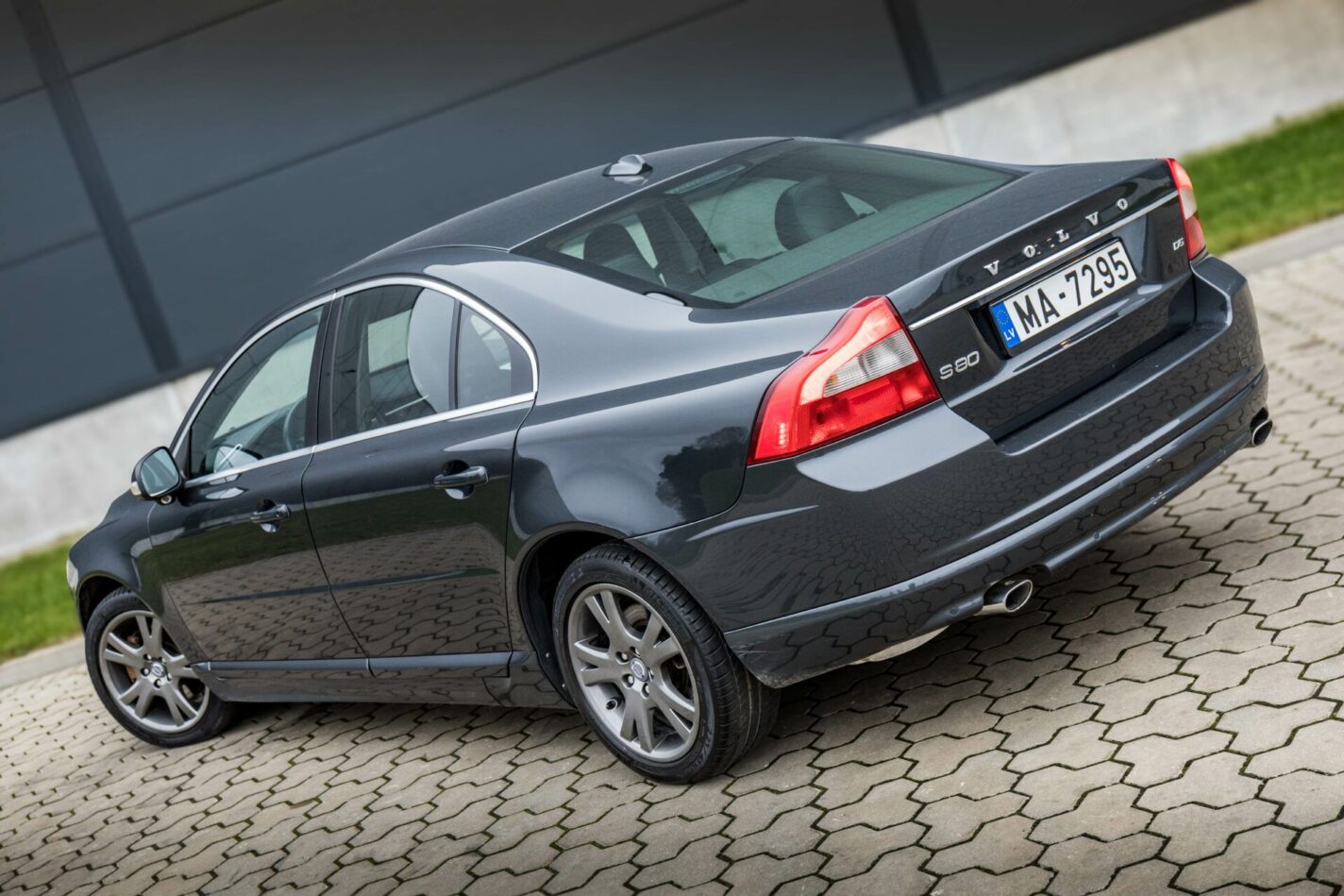 VOLVO S80