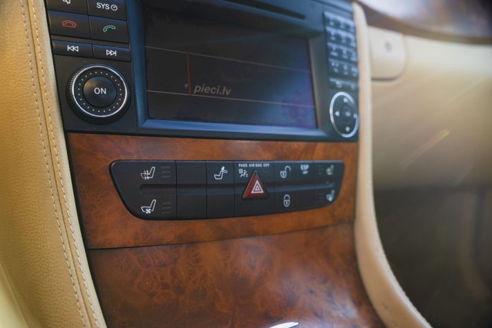 MERCEDES BENZ CLS320