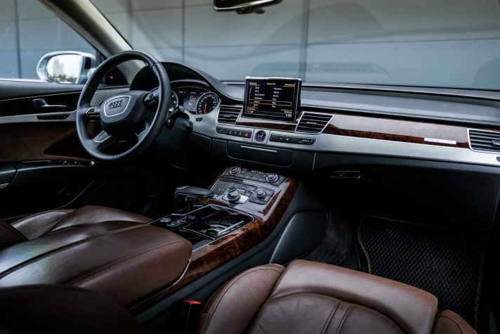 AUDI A8