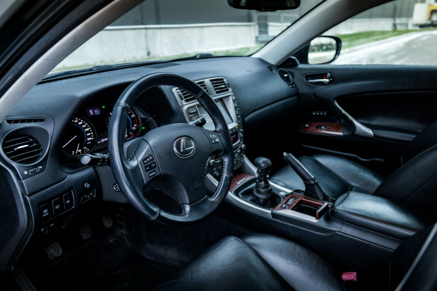 LEXUS IS 220
