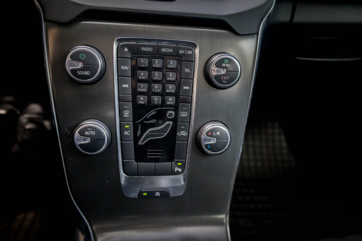 VOLVO V40