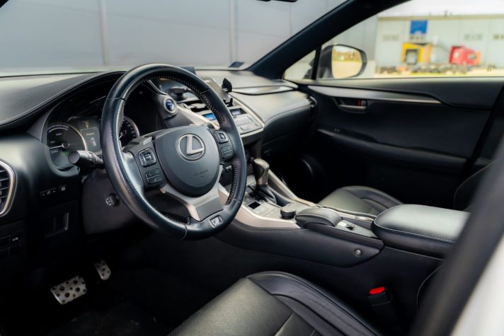 LEXUS NX300H