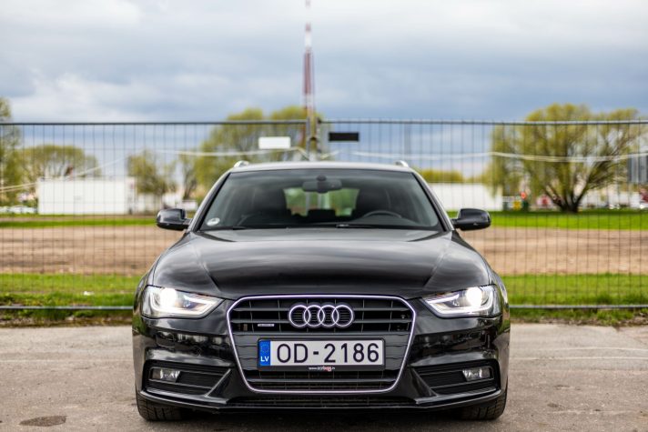 AUDI A4 AVANT