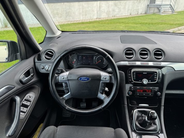 Ford Galaxy Titanium