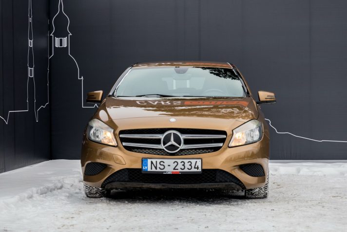 MERCEDES BENZ A180