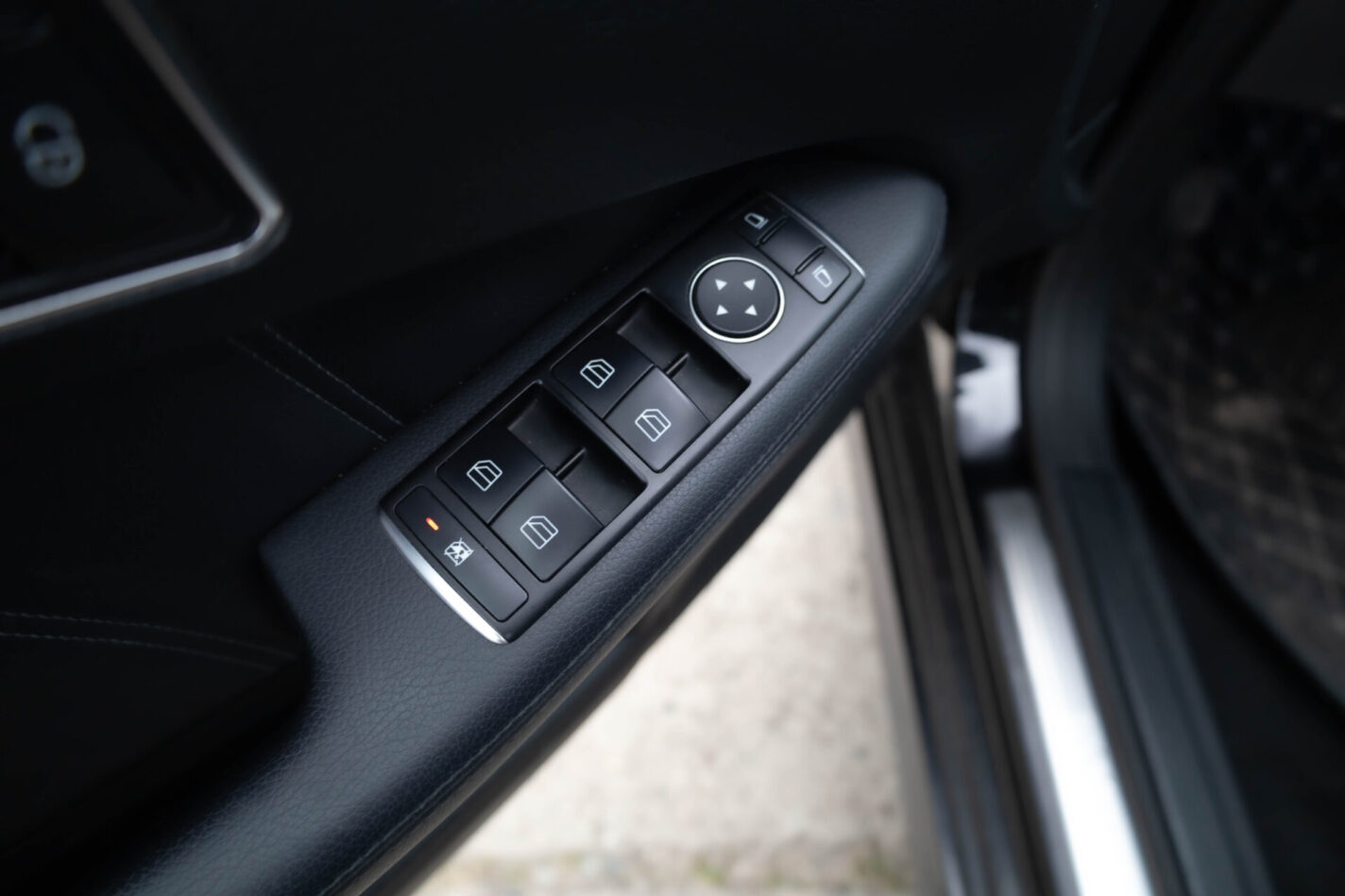 MERCEDES BENZ E200 CDI