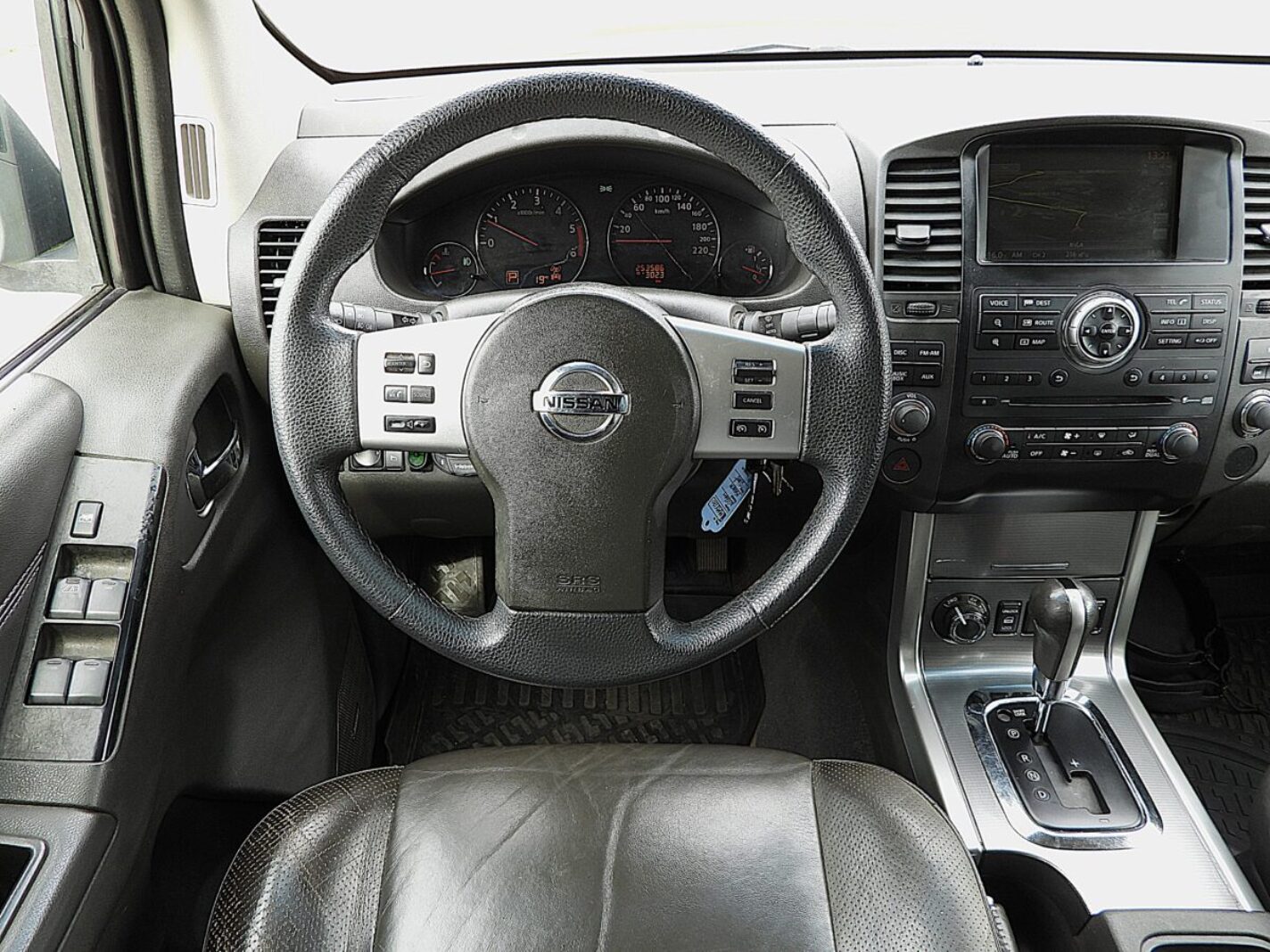 NISSAN NAVARA