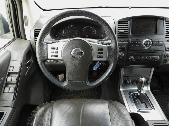 NISSAN NAVARA