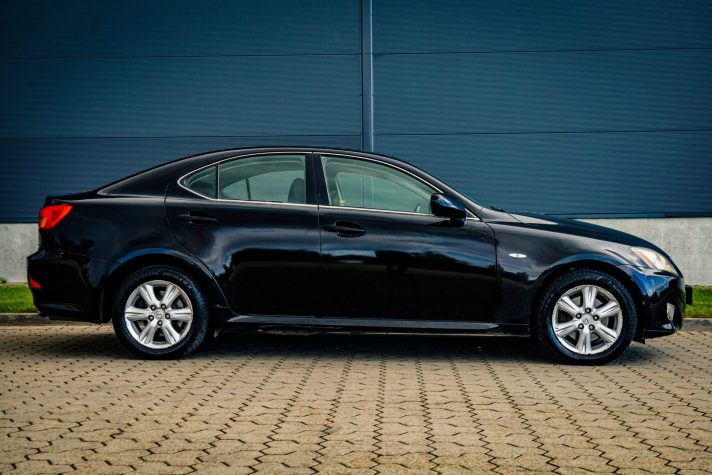 LEXUS IS 220
