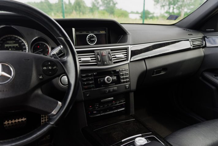 MERCEDES BENZ E350