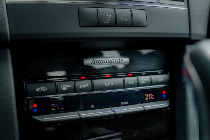 MERCEDES BENZ E220