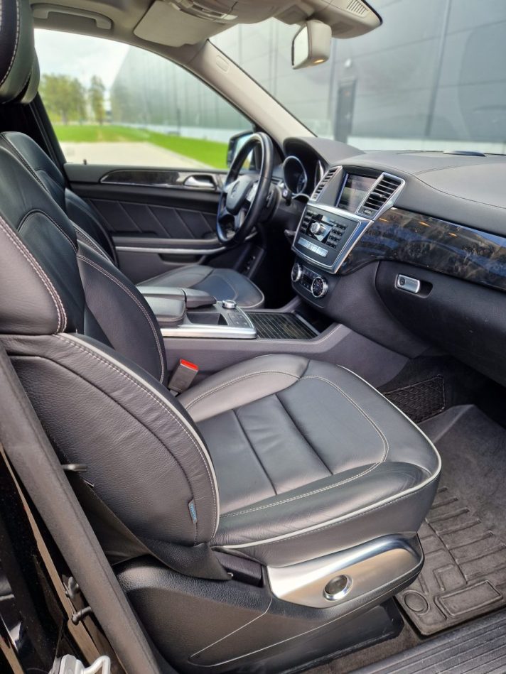 Tīko no Francijas MB GL 4MATIC 3.D