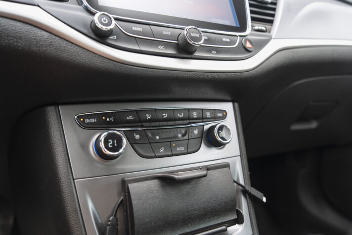 OPEL ASTRA SPORTS TOURER+