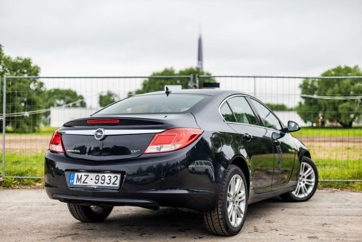 OPEL INSIGNIA