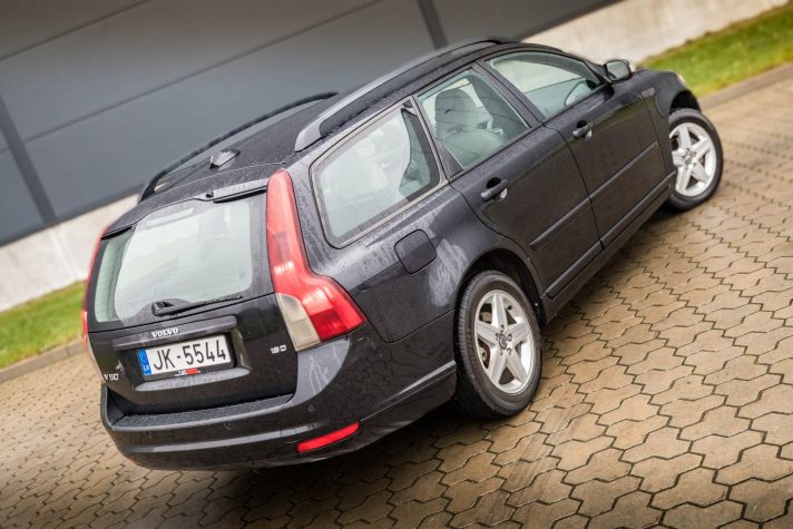 VOLVO V50