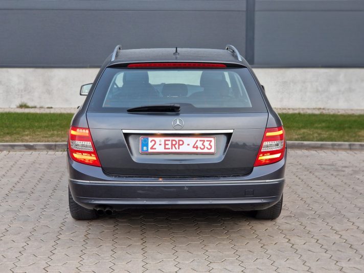 Tīko ievest no Beļģijas Mercedes C 200 Automātiskā ātrumkārba.