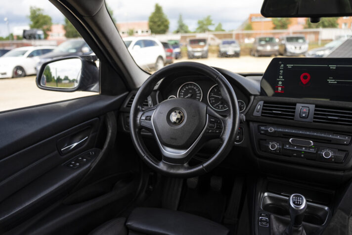 BMW 320I