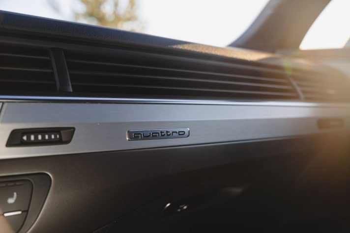 AUDI Q7 S-LINE