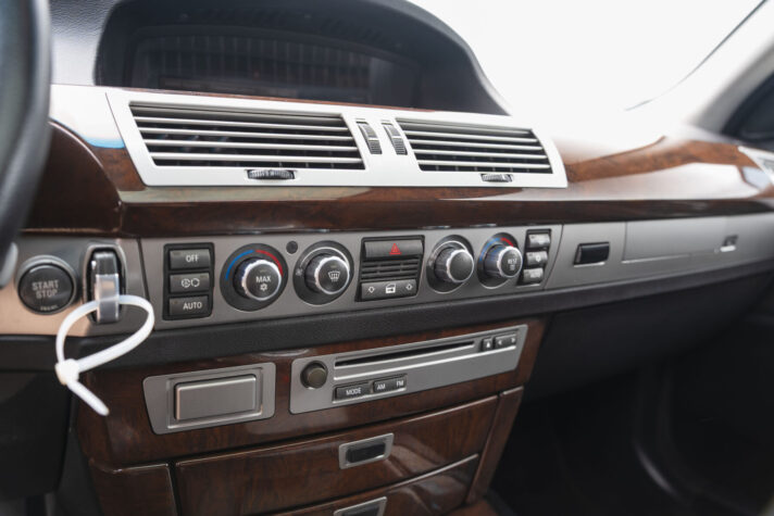 BMW 730