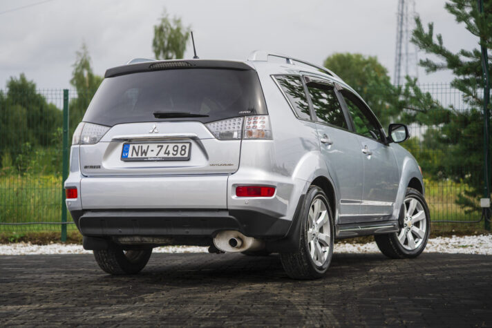 MITSUBISHI OUTLANDER