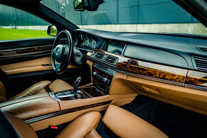 BMW 730