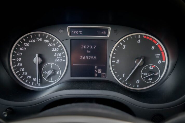 MERCEDES BENZ B 180