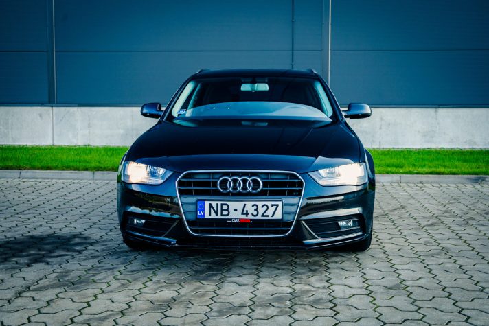 AUDI A4 AVANT