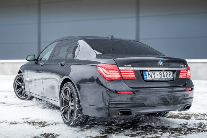 BMW 740
