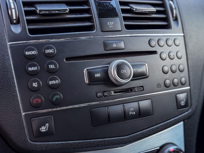 MERCEDES BENZ C320