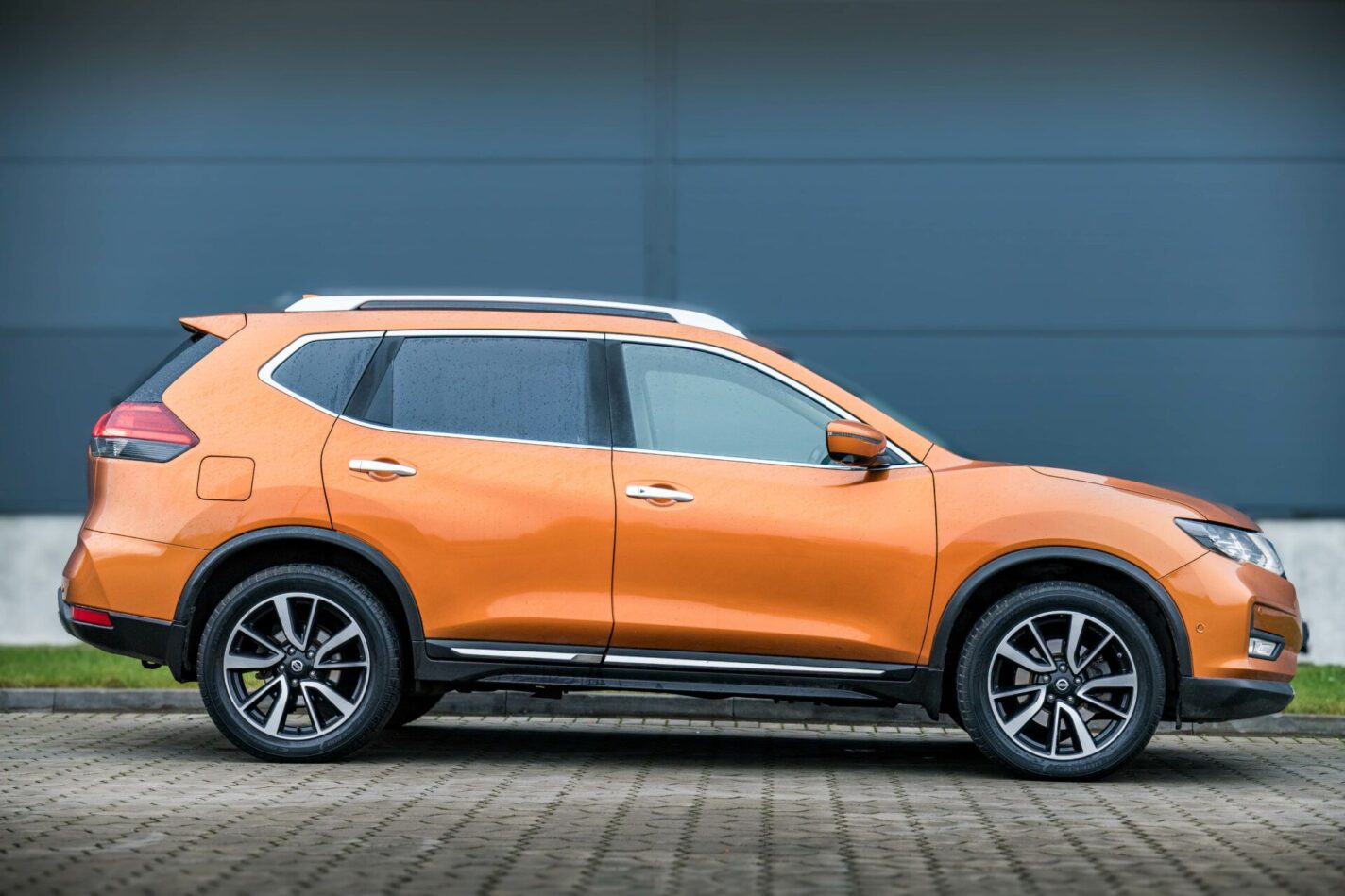 NISSAN X TRAIL