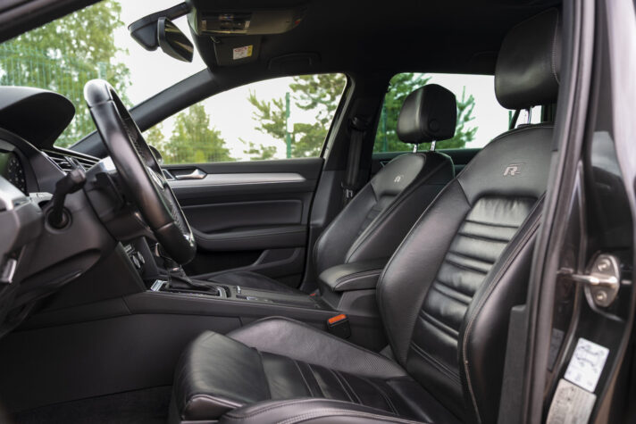 VW PASSAT R-LINE
