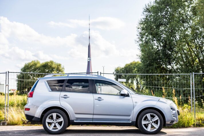 PEUGEOT 4007