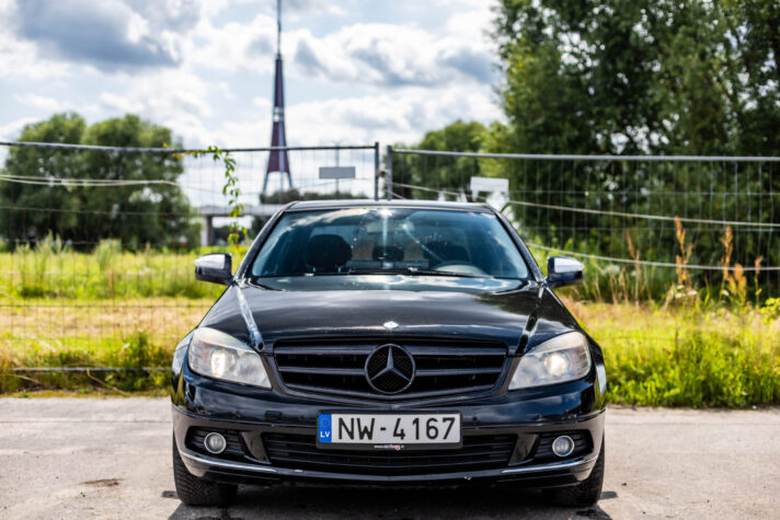 MERCEDES BENZ C220