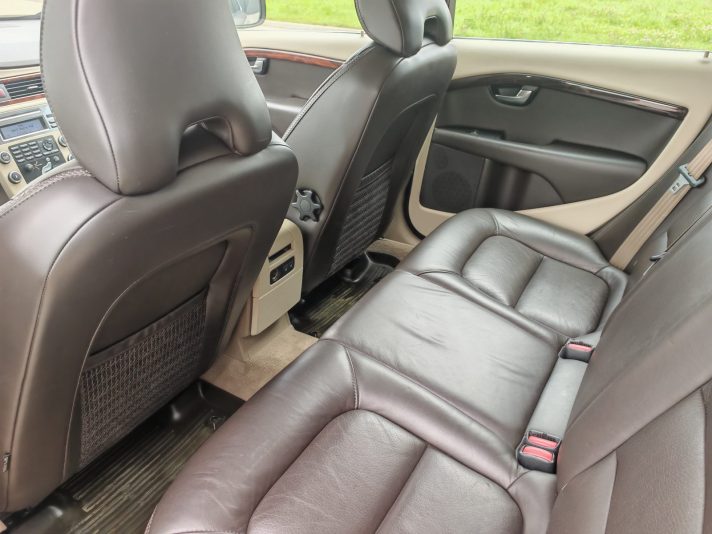 VOLVO XC70, 2,4D5 AWD. 6-KPP.