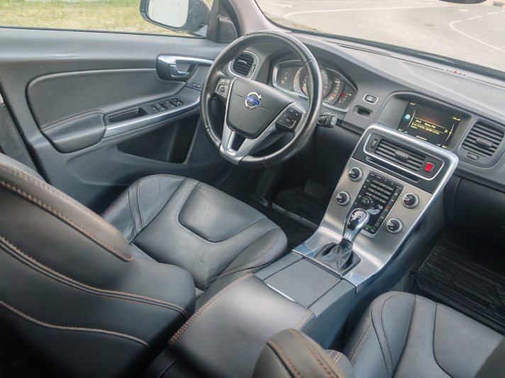 Volvo V60 Cross Country Summum