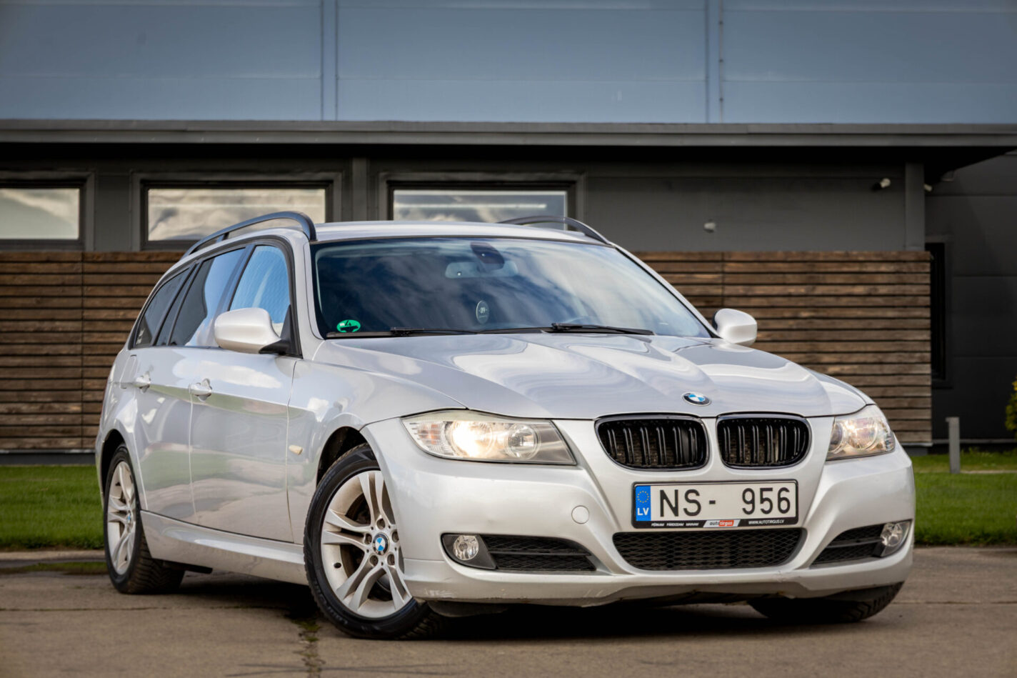 BMW 320