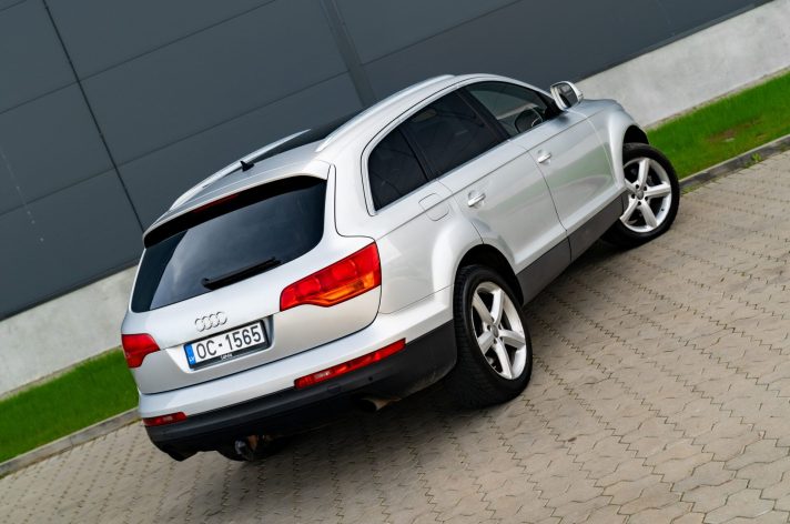 AUDI Q7